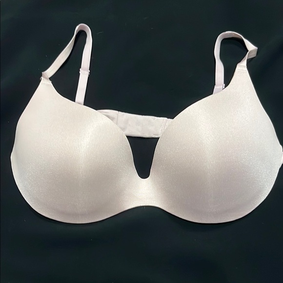 Elegant Cream Women's Bra - Picture 1 of 3
